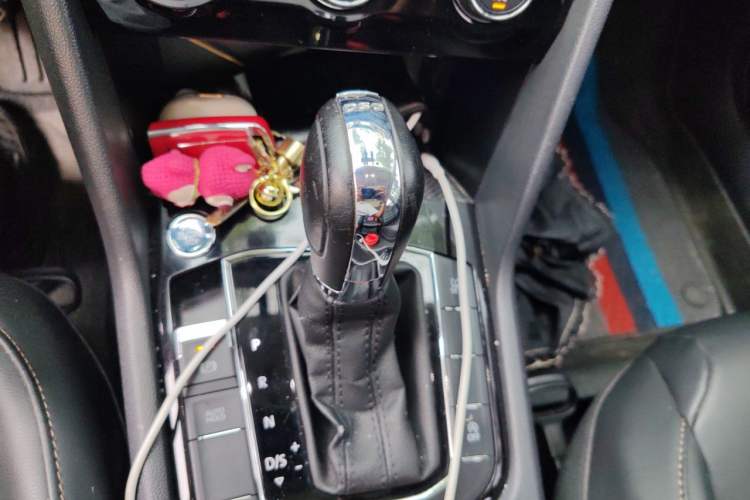 Used Volkswagen Tharu 2020 280TSI Two-Wheel Drive Comfort Edition China VI Standard Gear Lever
