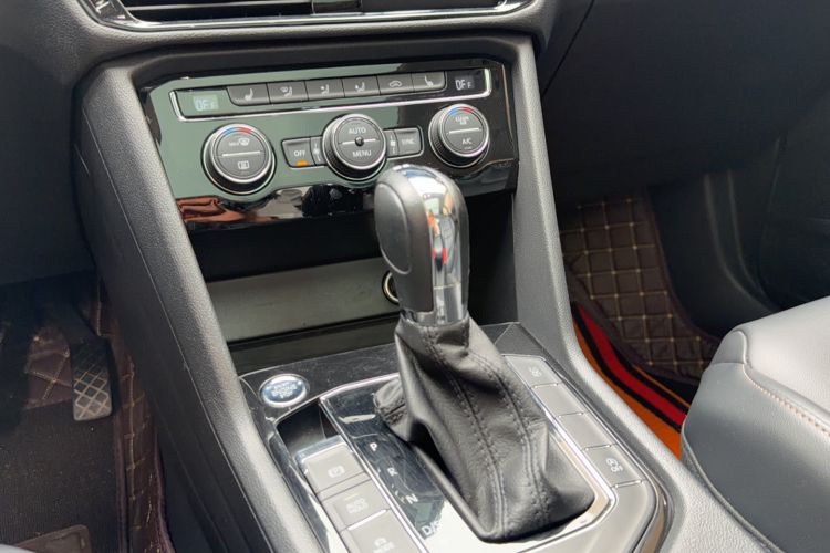 Used Volkswagen Tharu 2020 280TSI Two-Wheel Drive Luxury Edition China VI Standard Gear Lever