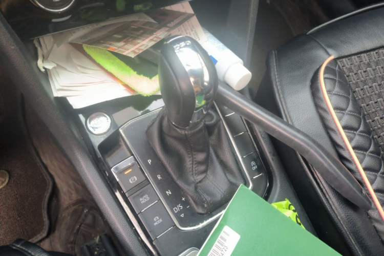 Used Volkswagen Tharu 2020 280TSI Two-Wheel Drive Luxury Plus Version China VI Standard Gear Lever