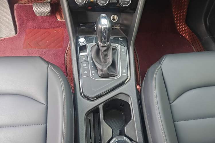 Used Volkswagen Tharu 2020 330TSI All-Wheel-Drive Luxury Edition China VI Standard Gear Lever