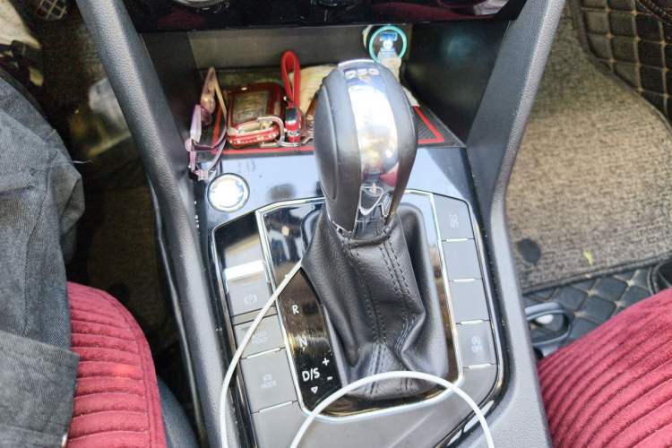 Used Volkswagen Tharu 2020 280TSI Two-Wheel Drive Luxury Plus Version China VI Standard Gear Lever