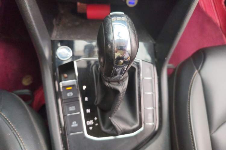 Used Volkswagen Tharu 2020 280TSI Two-Wheel Drive Luxury Edition China VI Standard Gear Lever