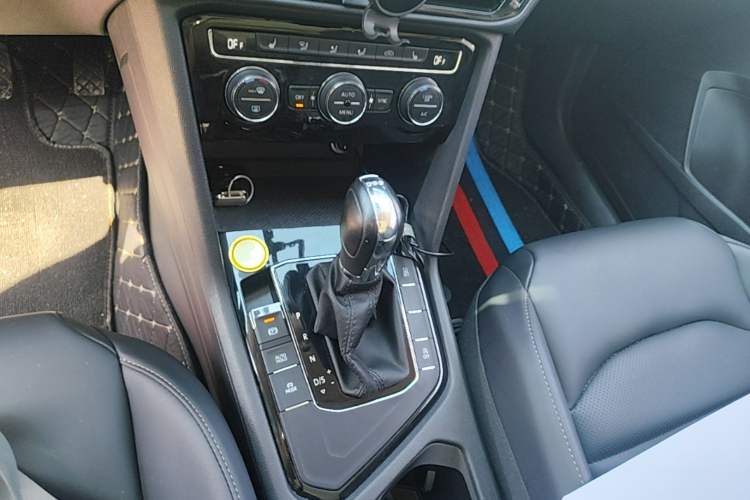 Used Volkswagen Tharu 2020 280TSI Two-Wheel Drive Luxury Plus Version China VI Standard Gear Lever