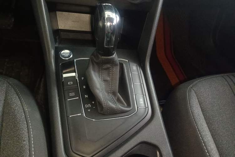 Used Volkswagen Tharu 2020 280TSI Two-Wheel Drive Trend Edition China VI Standard Gear Lever