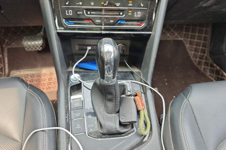 Used Volkswagen Tharu 2020 280TSI Two-Wheel-Drive Flagship Version China VI Gear Lever