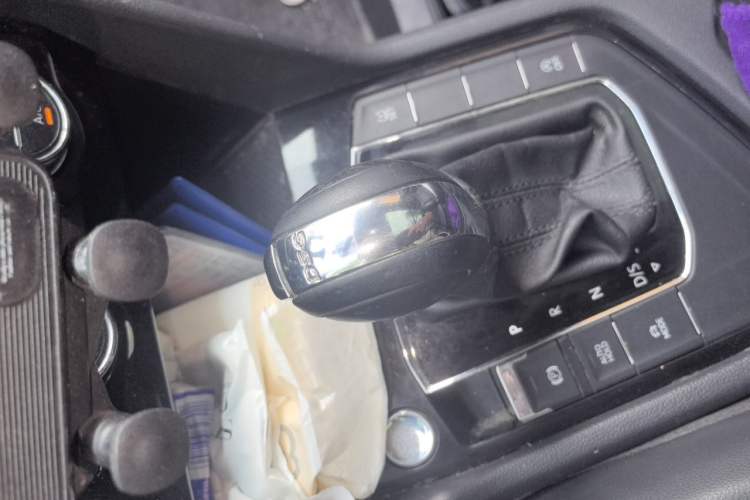 Used Volkswagen Tharu 2020 280TSI Two-Wheel Drive Luxury Edition China VI Standard Gear Lever