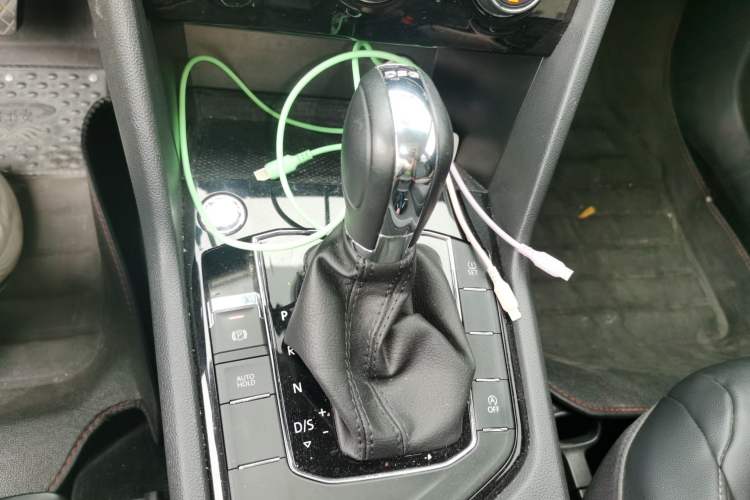 Used Volkswagen Tharu 2020 280TSI Two-Wheel Drive Comfort Edition China VI Standard Gear Lever