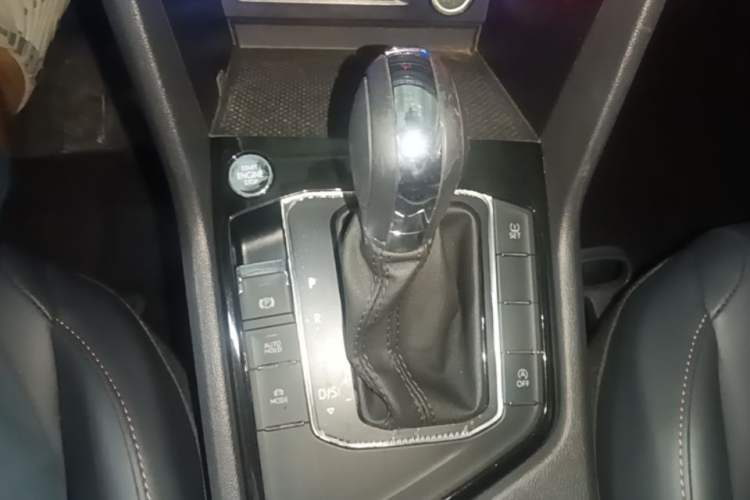 Used Volkswagen Tharu 2020 280TSI Two-Wheel Drive Luxury Plus Version China VI Standard Gear Lever