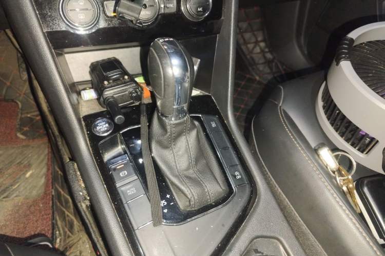 Used Volkswagen Tharu 2020 280TSI Two-Wheel Drive Comfort Edition China VI Standard Gear Lever
