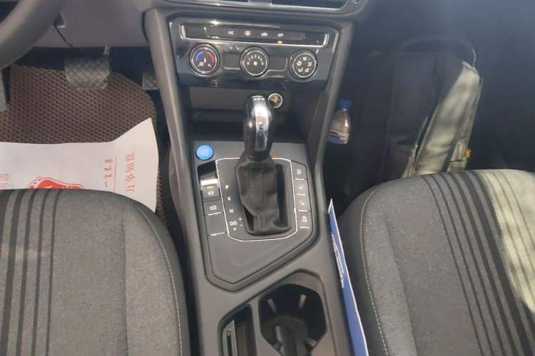 Used Volkswagen Tharu 2020 280TSI Two-Wheel Drive Trend Edition China VI Standard Gear Lever