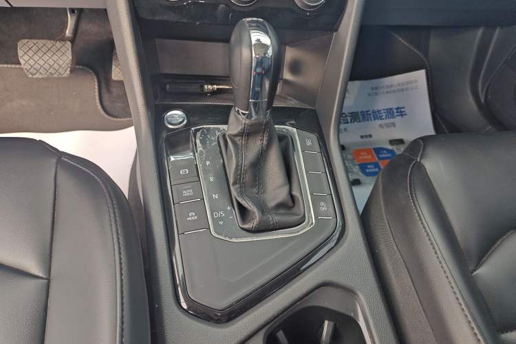 Used Volkswagen Tharu 2020 280TSI Two-Wheel Drive Luxury Edition China VI Standard Gear Lever