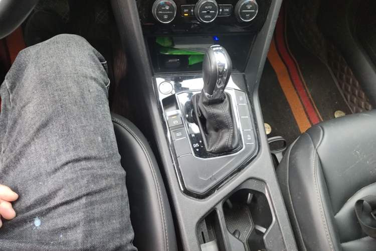 Used Volkswagen Tharu 2020 280TSI Two-Wheel Drive Comfort Edition China VI Standard Gear Lever