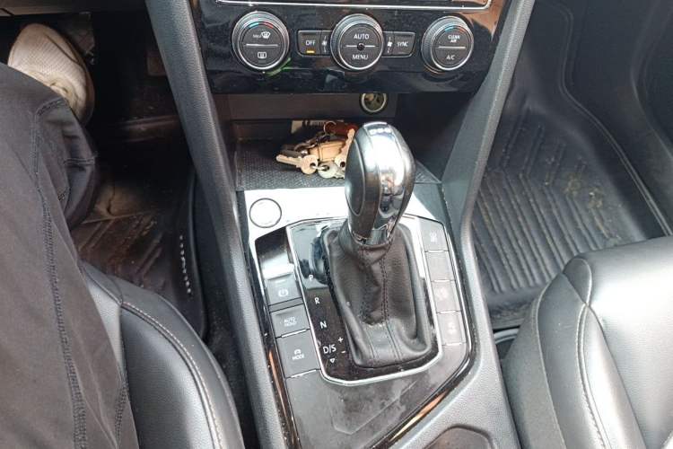 Used Volkswagen Tharu 2020 280TSI Two-Wheel Drive Luxury Edition China VI Standard Gear Lever