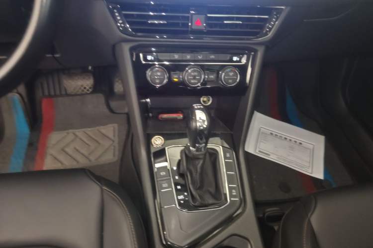 Used Volkswagen Tharu 2020 280TSI Two-Wheel Drive Comfort Edition China VI Standard Gear Lever