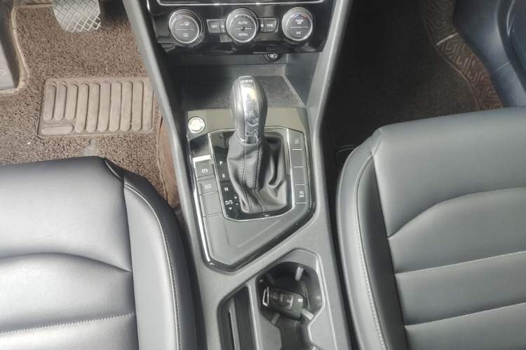 Used Volkswagen Tharu 2020 280TSI Two-Wheel Drive Comfort Edition China VI Standard Gear Lever
