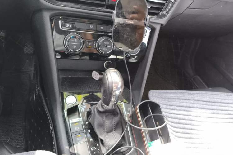 Used Volkswagen Tharu 2020 280TSI Two-Wheel Drive Comfort Edition China VI Standard Gear Lever