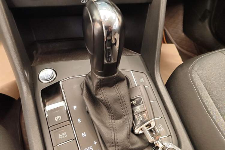 Used Volkswagen Tharu 2020 280TSI Two-Wheel Drive Trend Edition China VI Standard Gear Lever