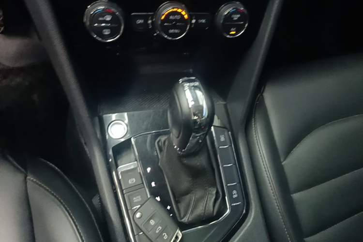Used Volkswagen Tharu 2020 280TSI Two-Wheel Drive Comfort Edition China VI Standard Gear Lever