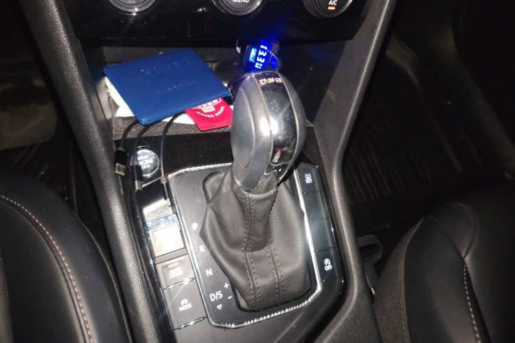 Used Volkswagen Tharu 2020 280TSI Two-Wheel Drive Luxury Plus Version China VI Standard Gear Lever