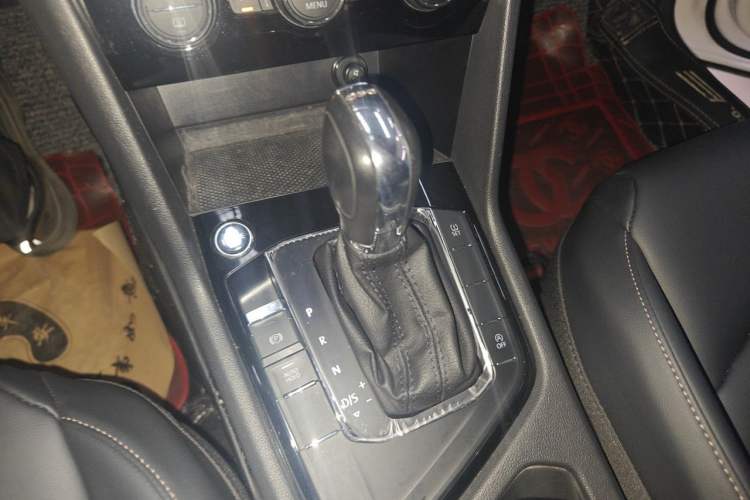 Used Volkswagen Tharu 2020 280TSI Two-Wheel Drive Comfort Edition China VI Standard Gear Lever