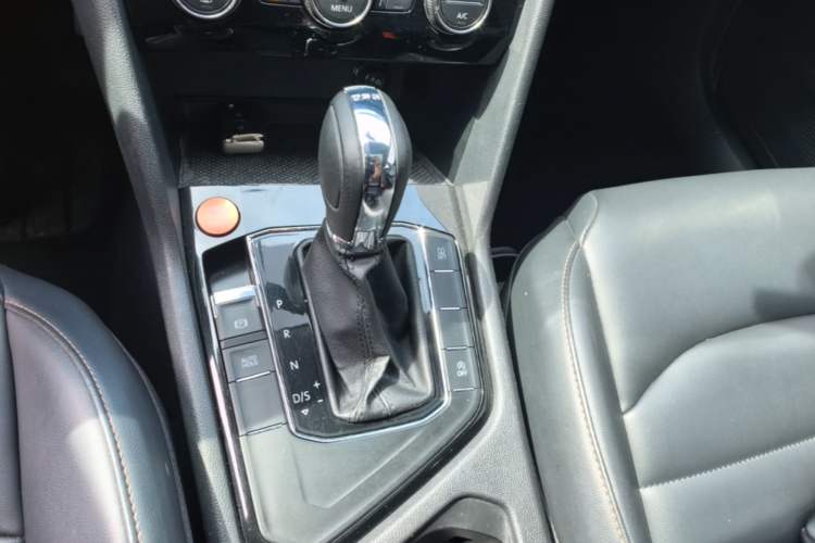 Used Volkswagen Tharu 2020 280TSI Two-Wheel Drive Comfort Edition China VI Standard Gear Lever