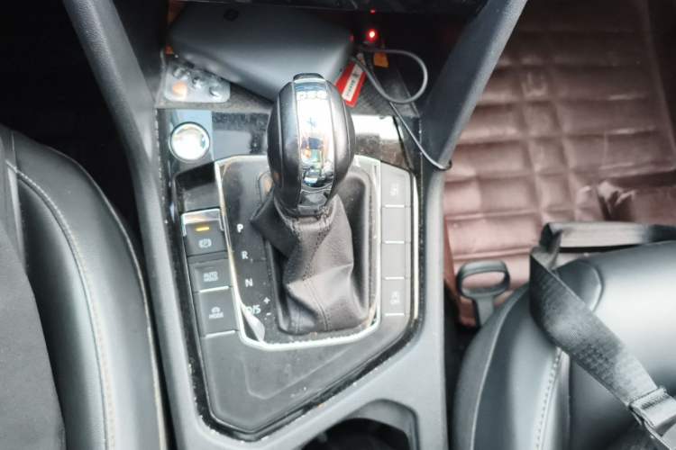 Used Volkswagen Tharu 2020 280TSI Two-Wheel Drive Luxury Plus Version China VI Standard Gear Lever