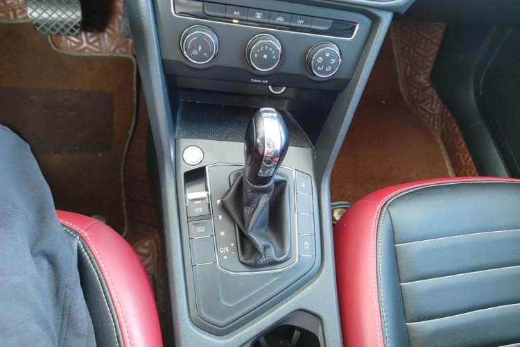 Used Volkswagen Tharu 2020 280TSI Two-Wheel Drive Trend Edition China VI Standard Gear Lever