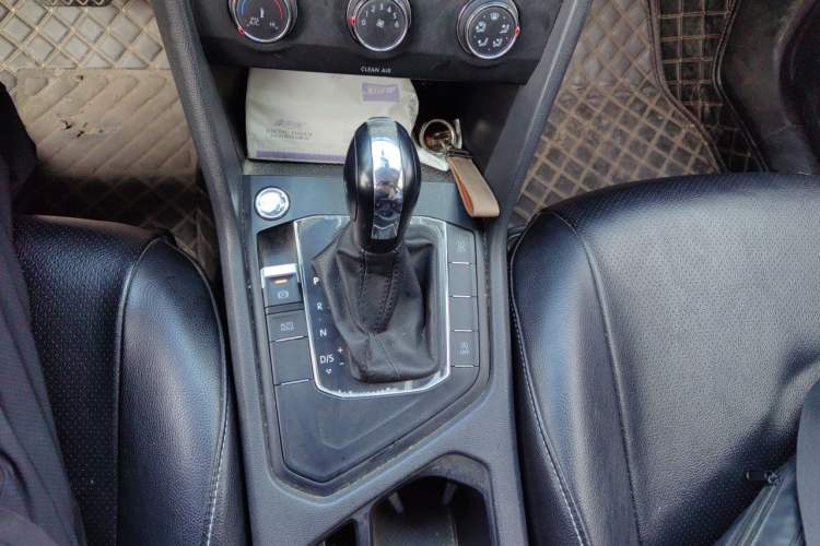 Used Volkswagen Tharu 2020 280TSI Two-Wheel Drive Trend Edition China VI Standard Gear Lever