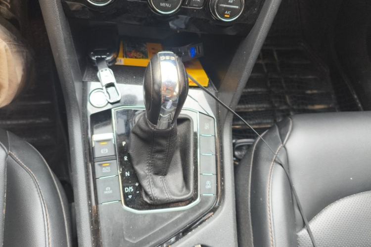 Used Volkswagen Tharu 2020 280TSI Two-Wheel Drive Luxury Plus Version China VI Standard Gear Lever