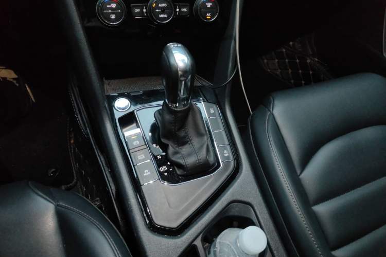 Used Volkswagen Tharu 2020 280TSI Two-Wheel Drive Luxury Edition China VI Standard Gear Lever