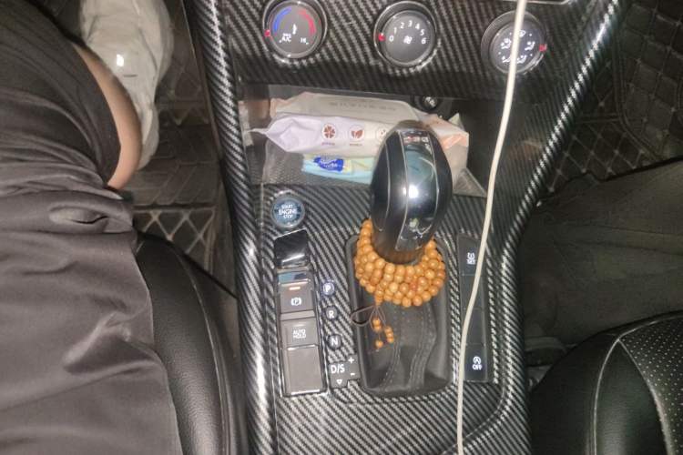 Used Volkswagen Tharu 2020 280TSI Two-Wheel Drive Trend Edition China VI Standard Gear Lever