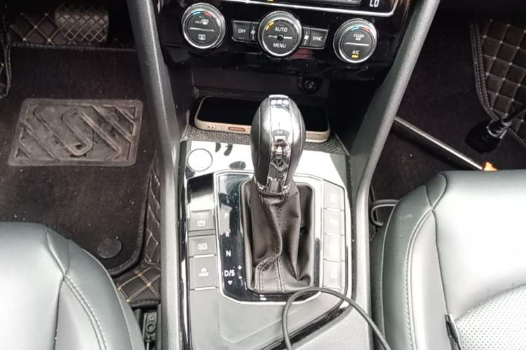 Used Volkswagen Tharu 2020 280TSI Two-Wheel-Drive Flagship Version China VI Gear Lever