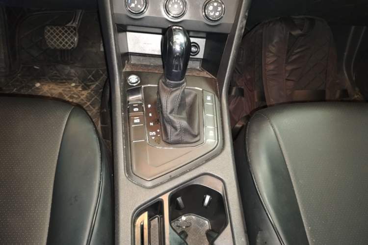 Used Volkswagen Tharu 2020 280TSI Two-Wheel Drive Trend Edition China VI Standard Gear Lever