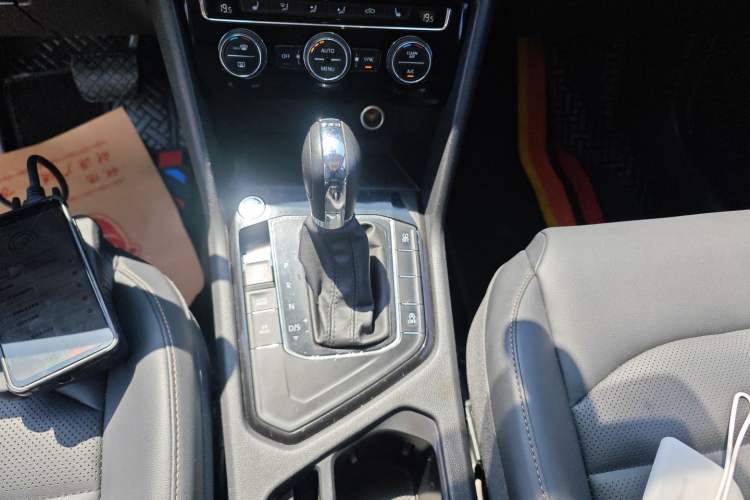 Used Volkswagen Tharu 2020 280TSI Two-Wheel Drive Luxury Plus Version China VI Standard Gear Lever