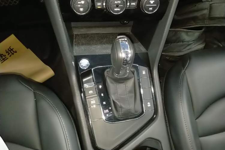 Used Volkswagen Tharu 2020 280TSI Two-Wheel Drive Comfort Edition China VI Standard Gear Lever