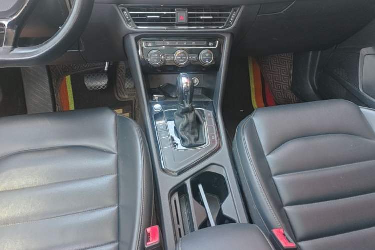 Used Volkswagen Tharu 2020 280TSI Two-Wheel Drive Comfort Edition China VI Standard Gear Lever
