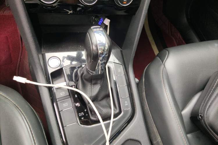 Used Volkswagen Tharu 2020 280TSI Two-Wheel Drive Comfort Edition China VI Standard Gear Lever