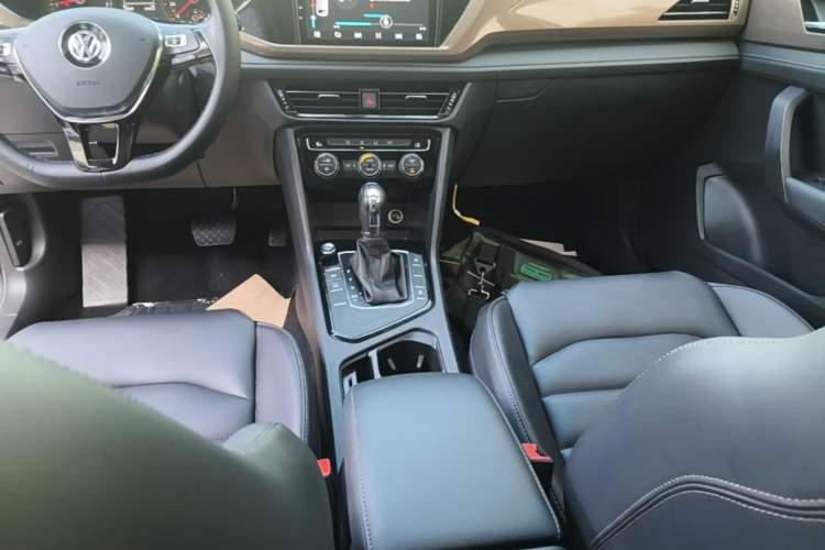 Used Volkswagen Tharu 2020 280TSI Two-Wheel Drive Comfort Edition China VI Standard Gear Lever