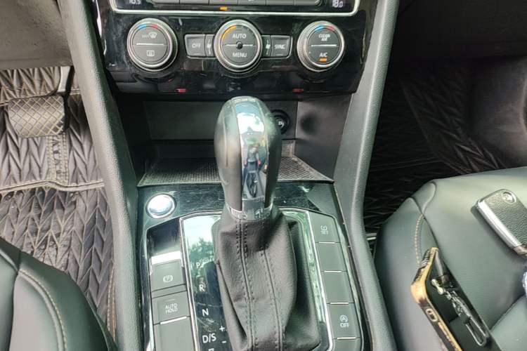 Used Volkswagen Tharu 2020 280TSI Two-Wheel Drive Comfort Edition China VI Standard Gear Lever