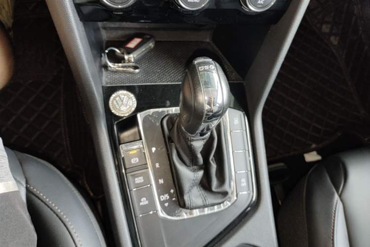 Used Volkswagen Tharu 2020 280TSI Two-Wheel Drive Luxury Edition China VI Standard Gear Lever