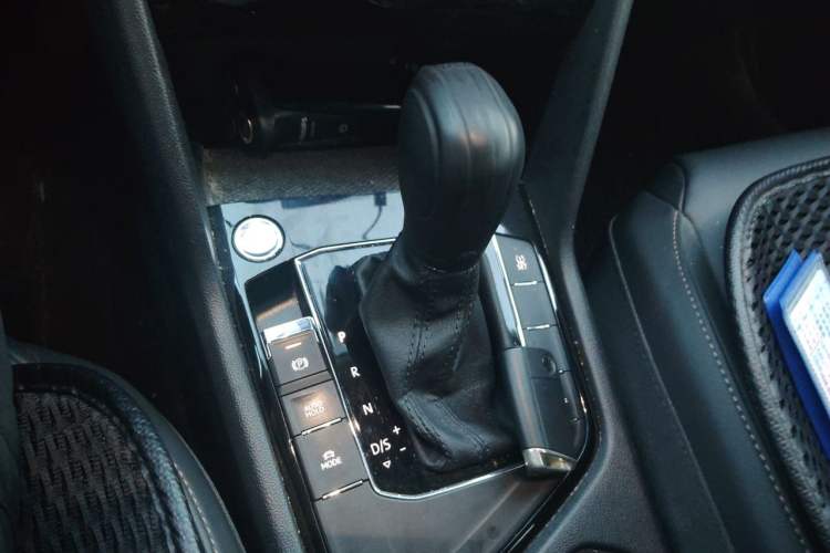 Used Volkswagen Tharu 2020 280TSI Two-Wheel Drive Luxury Plus Version China VI Standard Gear Lever
