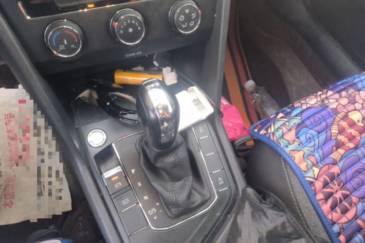 Used Volkswagen Tharu 2020 280TSI Two-Wheel Drive Trend Edition China VI Standard Gear Lever