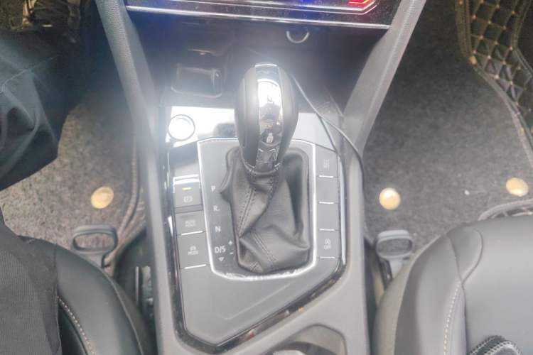 Used Volkswagen Tharu 2020 280TSI Two-Wheel Drive Luxury Edition China VI Standard Gear Lever