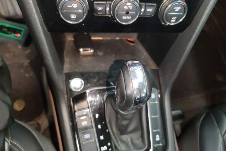 Used Volkswagen Tharu 2020 280TSI Two-Wheel Drive Comfort Edition China VI Standard Gear Lever