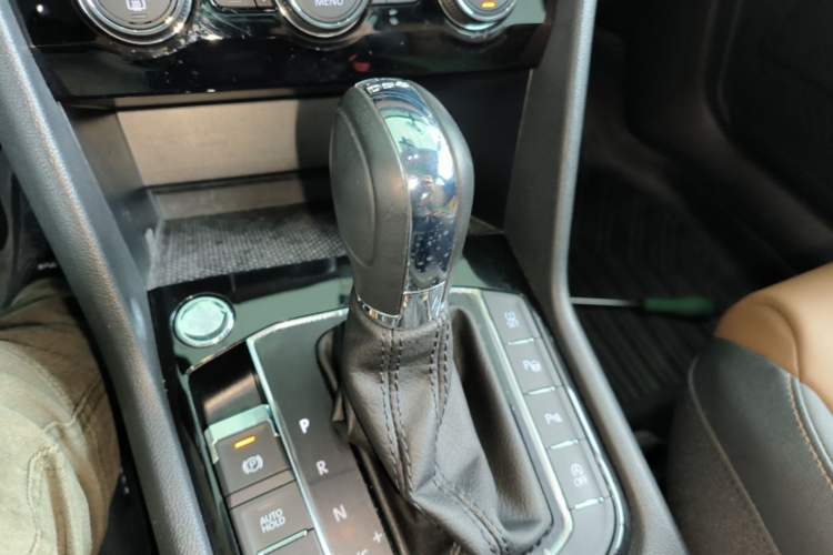 Used Volkswagen Tharu 2020 Revised Version 330TSI Four-Wheel Drive Flagship Edition China VI Gear Lever