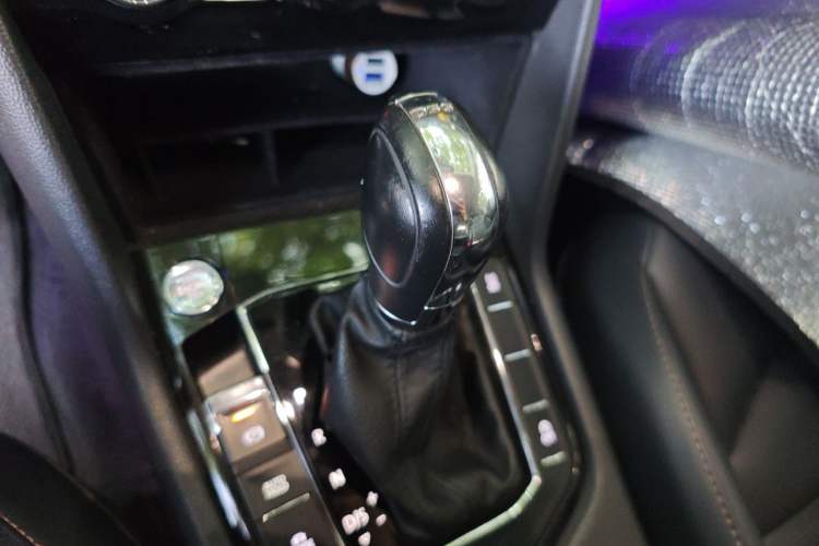Used Volkswagen Tharu 2020 280TSI Two-Wheel Drive Luxury Plus Version China VI Standard Gear Lever