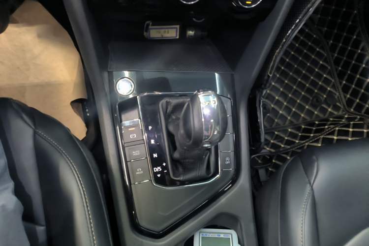 Used Volkswagen Tharu 2020 330TSI All-Wheel-Drive Luxury Edition China VI Standard Gear Lever