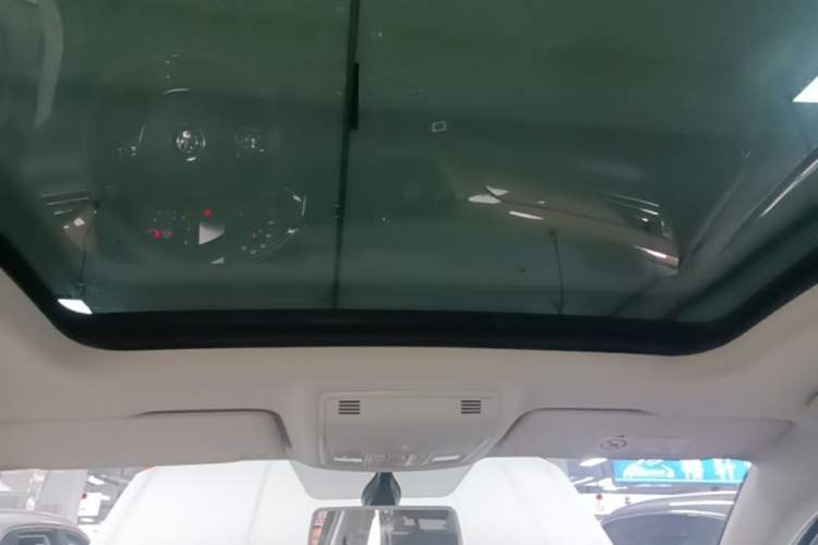 Used Volkswagen Tharu 2020 280TSI Two-Wheel Drive Luxury Plus Version China VI Standard Headliner