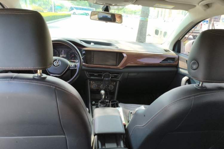 Used Volkswagen Tharu 2020 280TSI Two-Wheel Drive Comfort Edition China VI Standard Headliner