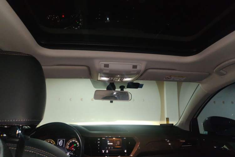 Used Volkswagen Tharu 2020 280TSI Two-Wheel Drive Luxury Plus Version China VI Standard Headliner